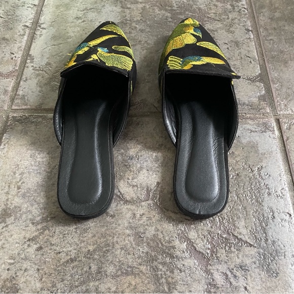 “ Birds “ Women’s Sandals . Size US 10 Euro 40 . Stylish - Picture 3 of 3